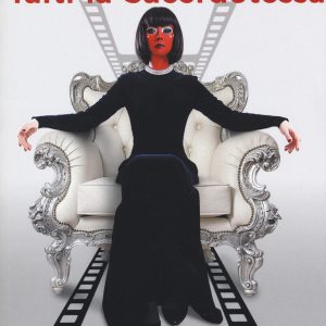 tafti la sacerdotessa. camminando dal vivo in un film